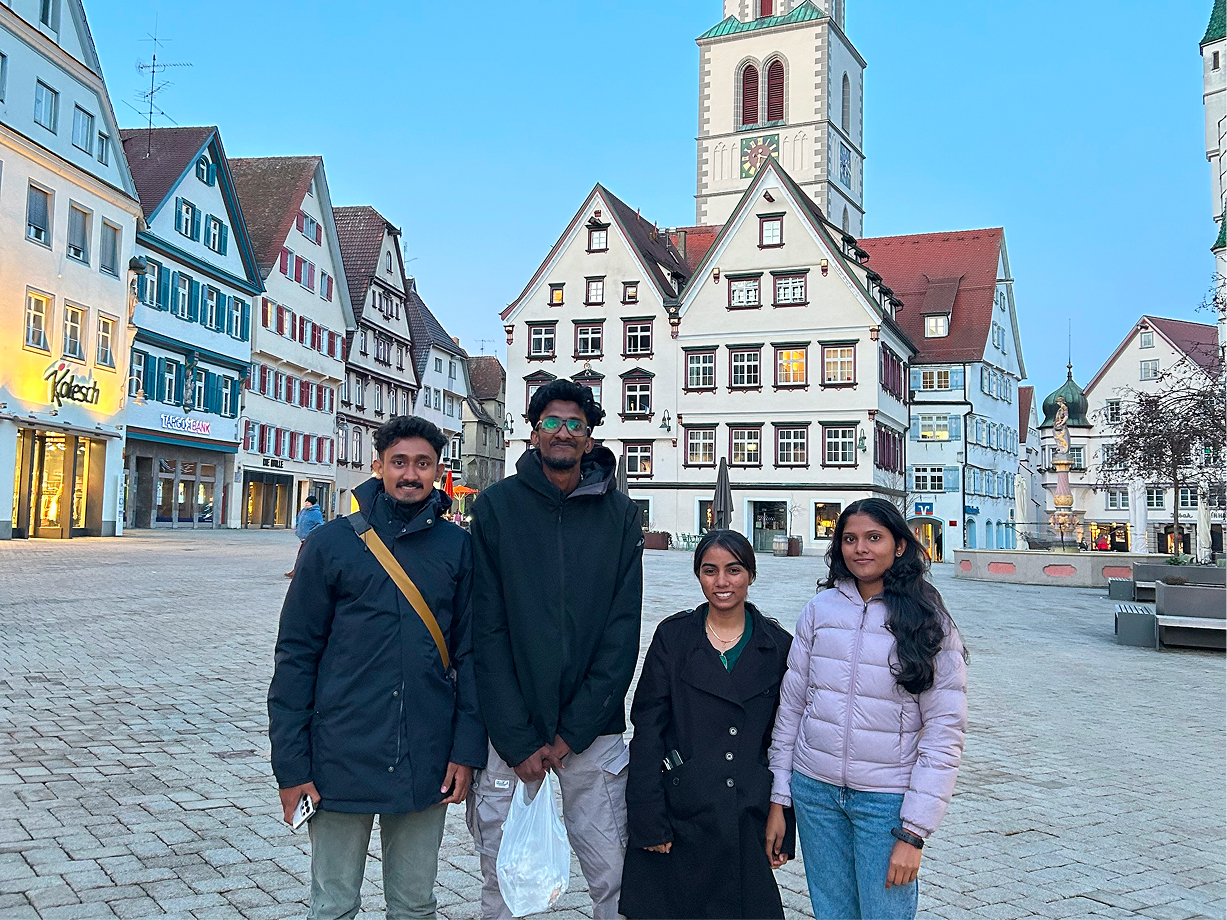 Vier Auszubildende aus Indien starten bei der St. Elisabeth-Stiftung 
